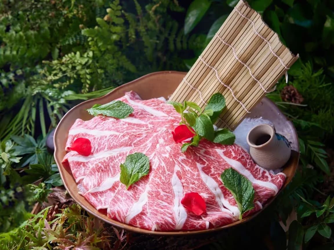 Three Hundred Li Yunnan Hot Pot - Image 3